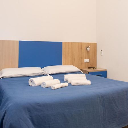 Hotel Bed & Blu à La Caletta Extérieur photo