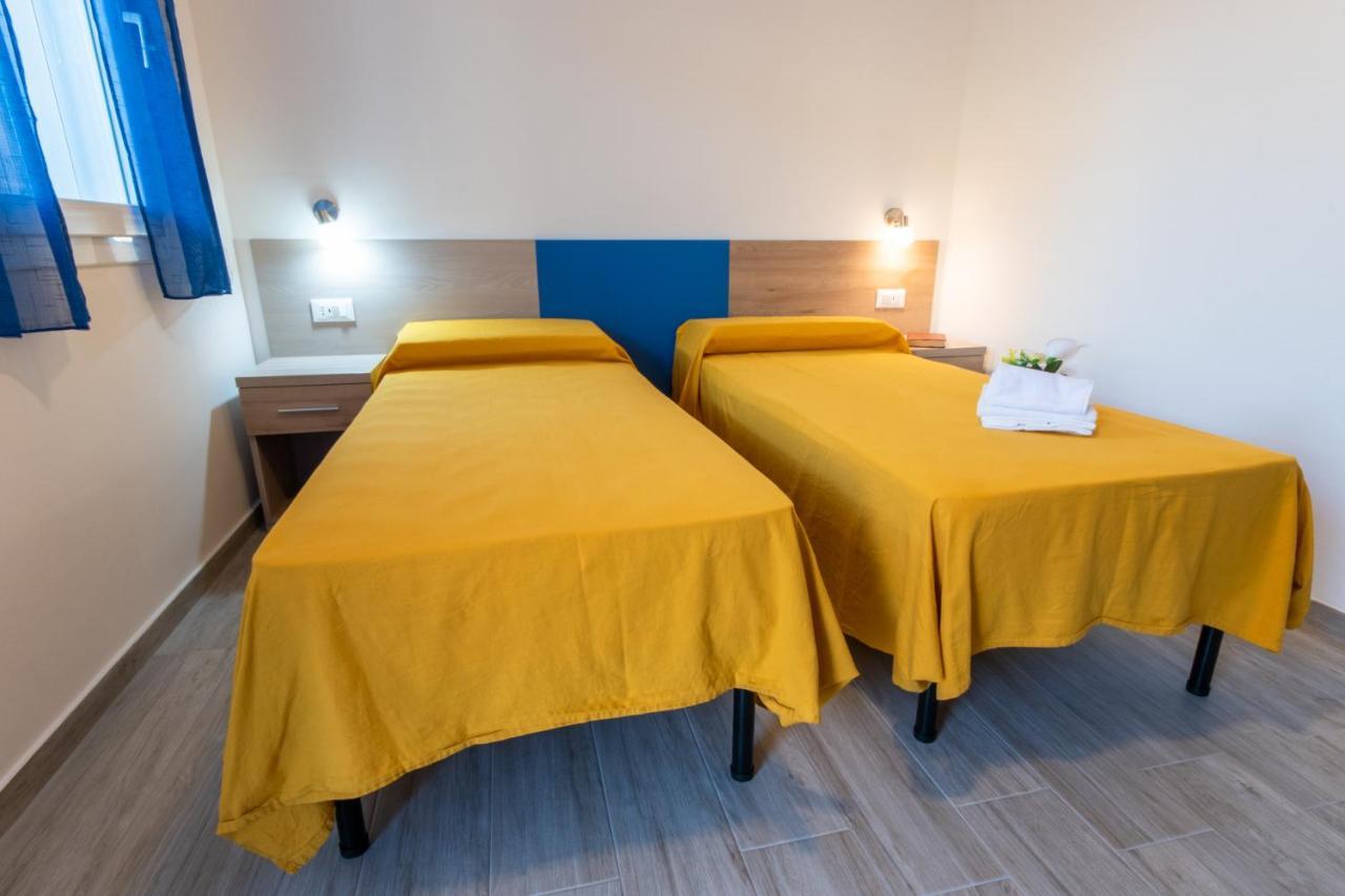 Hotel Bed & Blu à La Caletta Extérieur photo