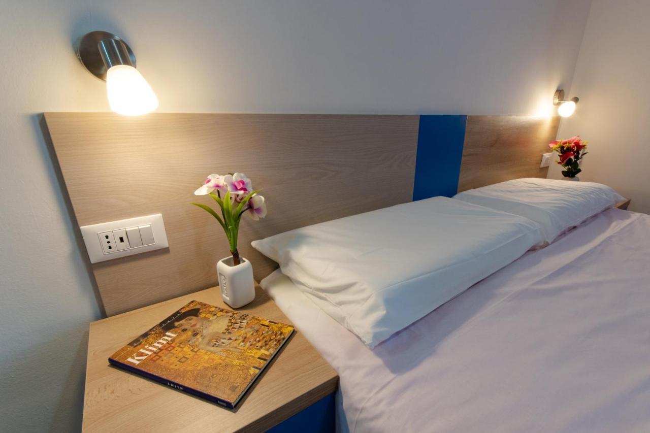 Hotel Bed & Blu à La Caletta Extérieur photo