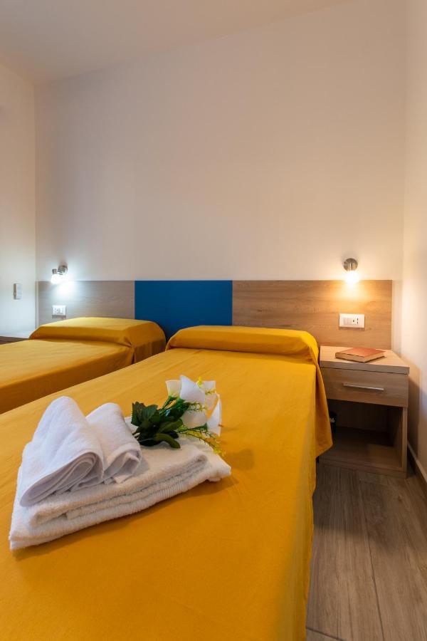 Hotel Bed & Blu à La Caletta Extérieur photo