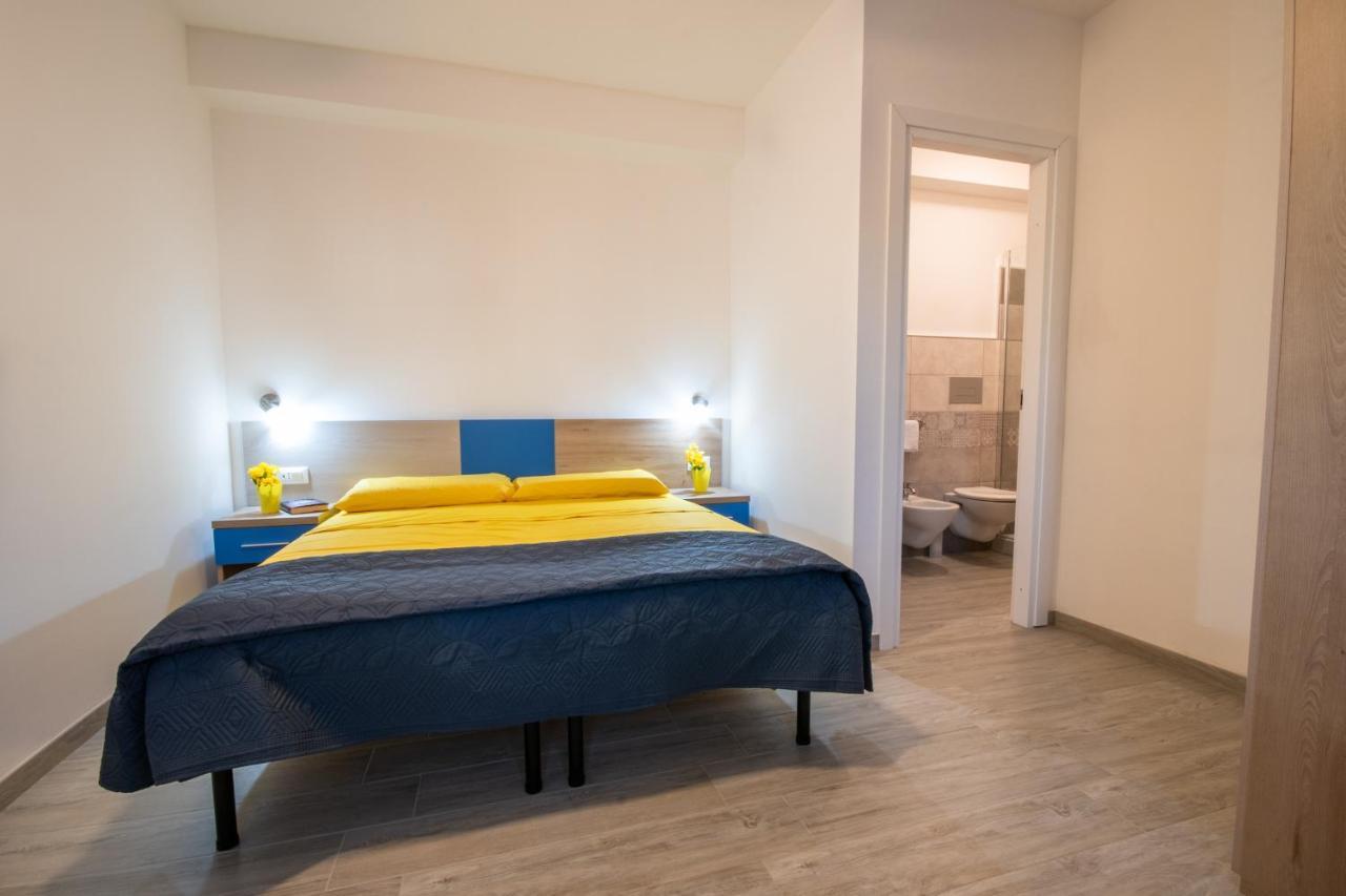 Hotel Bed & Blu à La Caletta Extérieur photo
