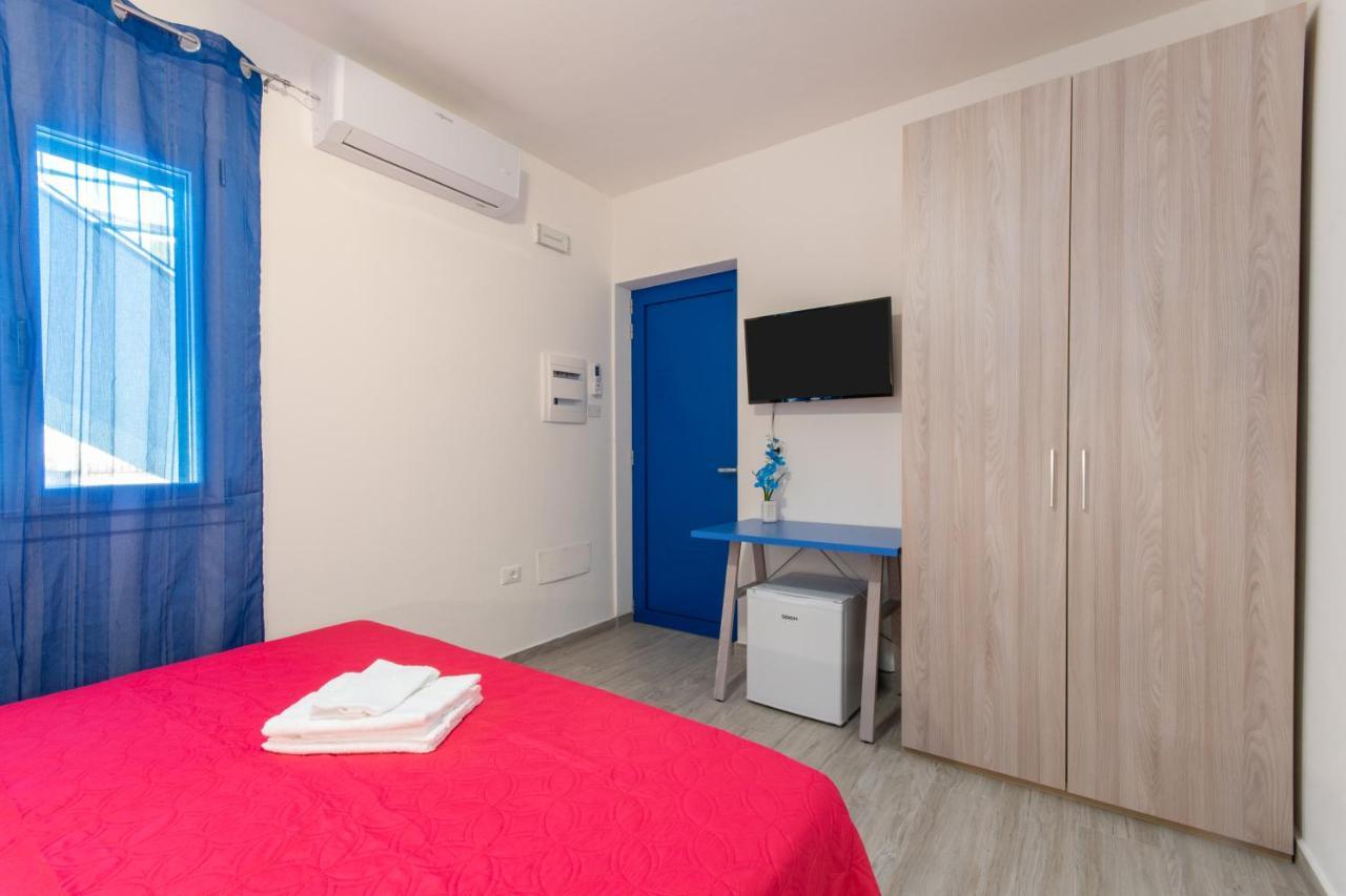 Hotel Bed & Blu à La Caletta Extérieur photo