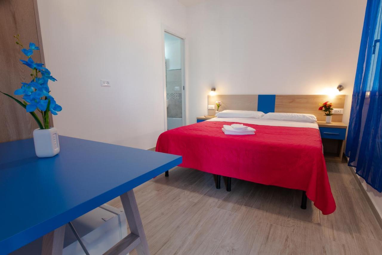 Hotel Bed & Blu à La Caletta Extérieur photo