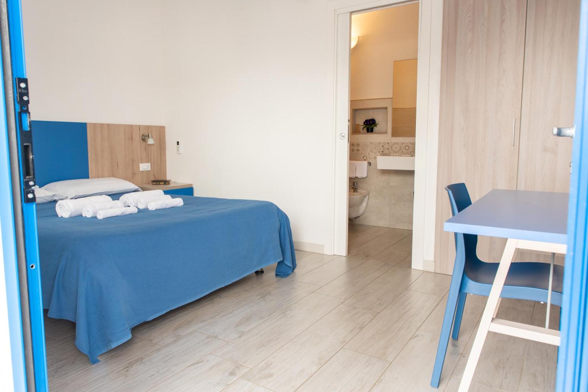 Hotel Bed & Blu à La Caletta Extérieur photo