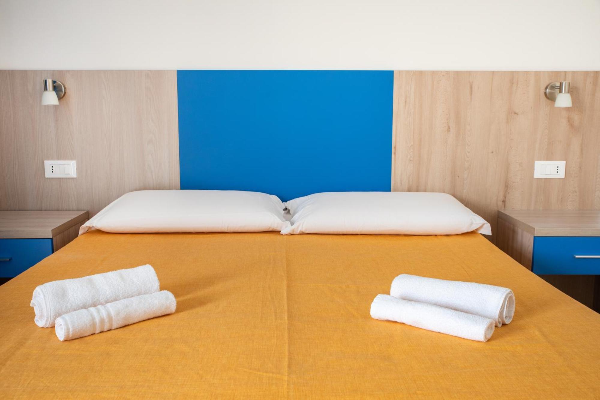 Hotel Bed & Blu à La Caletta Extérieur photo